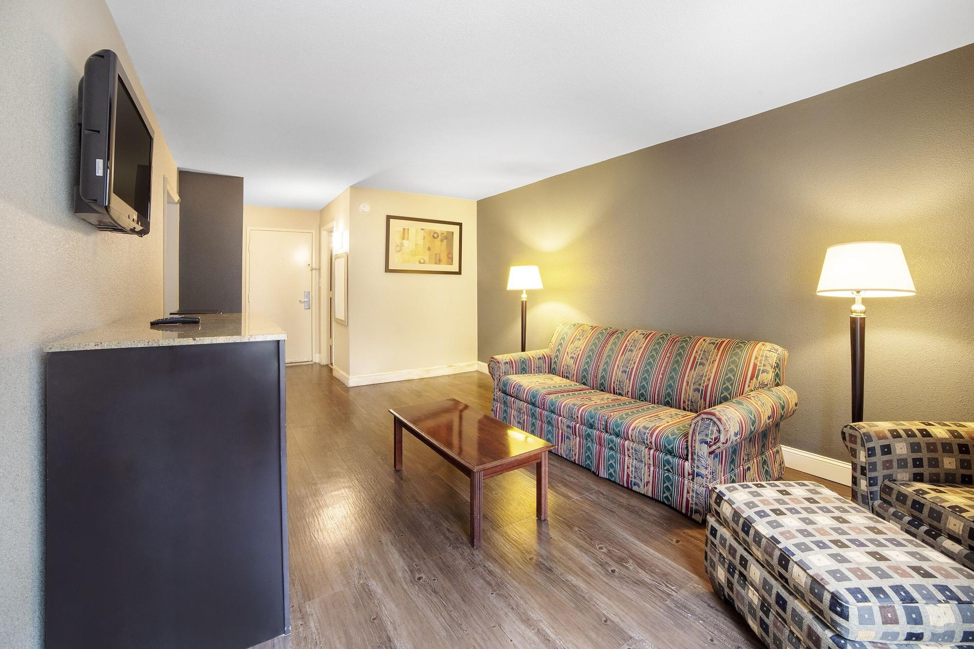 Econo Lodge Inn And Suites Dentsville Exterior photo